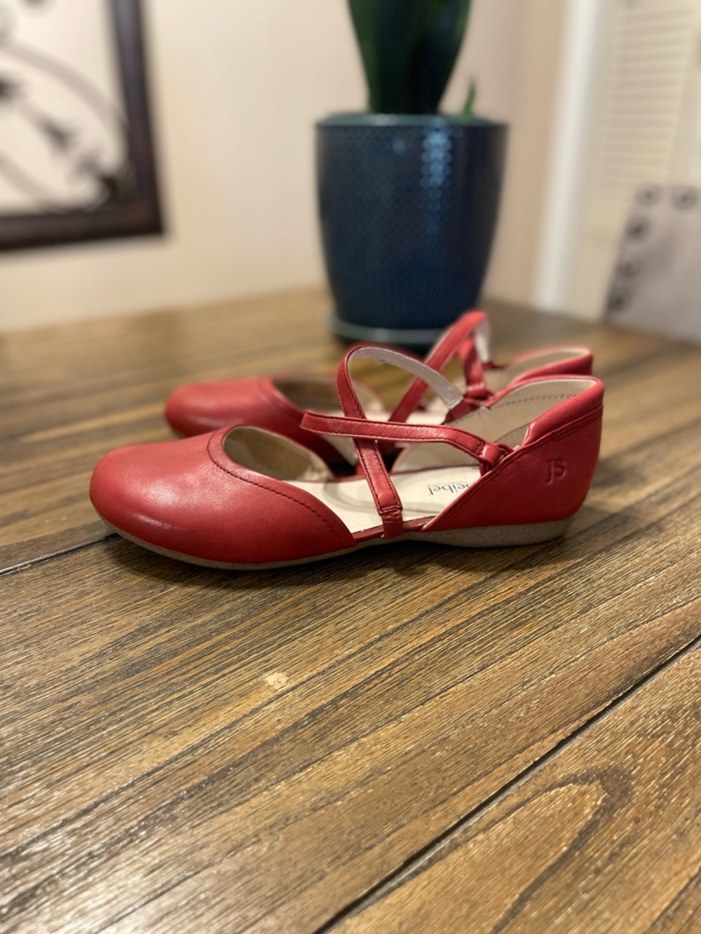 Josef Seibel Red Leather Pippa Mary Jane Shoes Size 38 US 7 Comfort Strap Flats - Picture 2 of 12